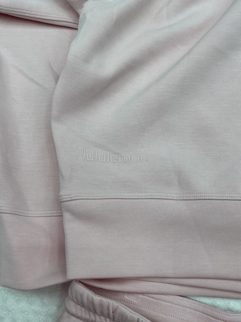 lululemon softstreme outfit not a stain on the arm no flaws - Picture 6 of 6